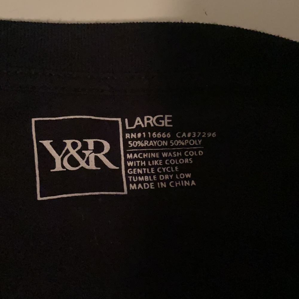 Y&R Tee - Picture 4 of 4